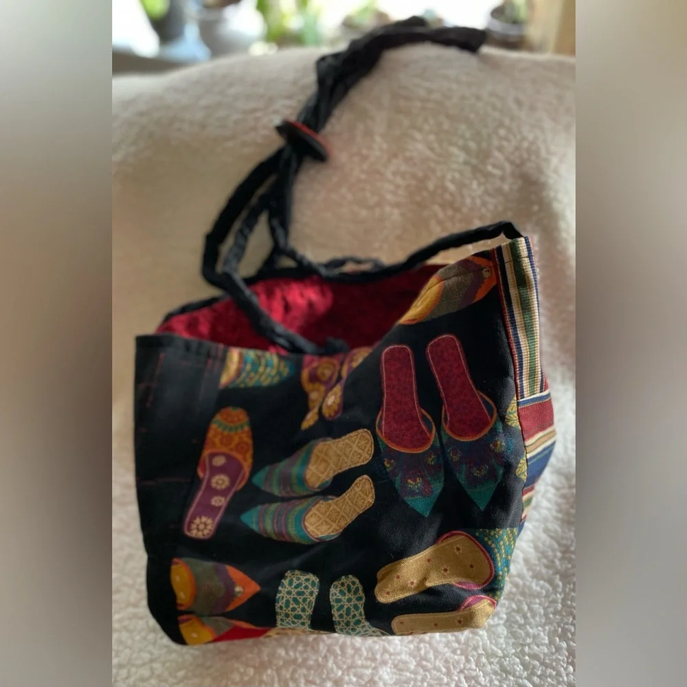 Artisan Canvas Hobo Bag Patchwork Style with Wooden Slide Close Cute!! Like New